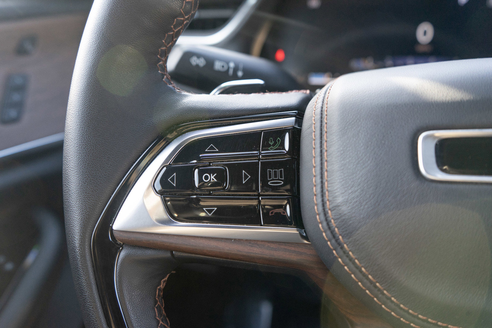 Used 2023 Jeep Grand Cherokee L Summit w/ Advanced Protech Group IV image 24