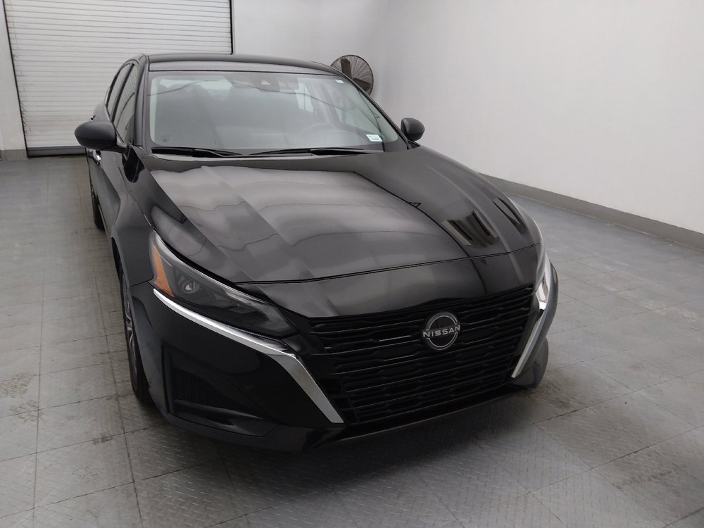 Used 2024 Nissan Altima 2.5 SV image 14