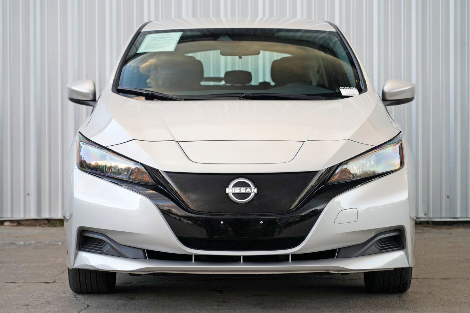 Used 2025 Nissan Leaf S image 6