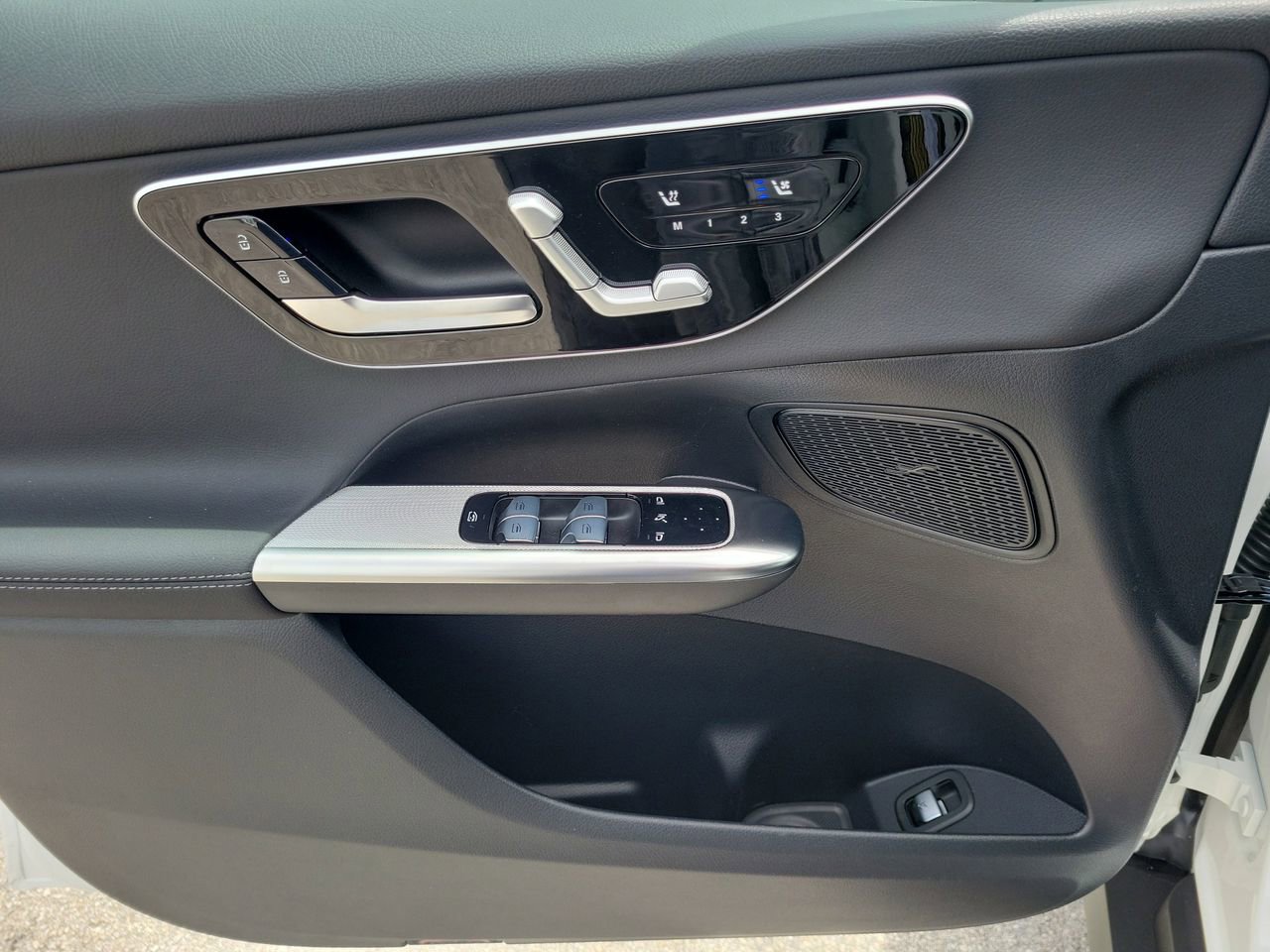 New 2026 Mercedes-Benz GLC 300 image 22