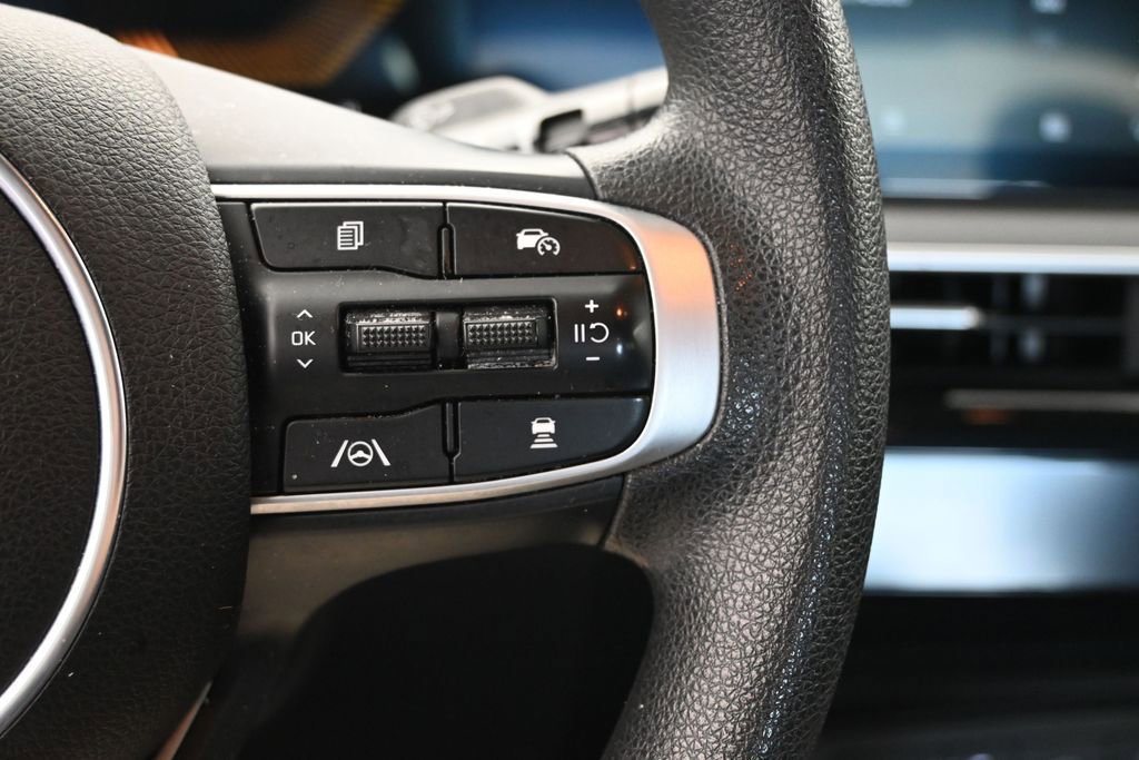 Used 2025 Kia K5 LXS FWD image 30