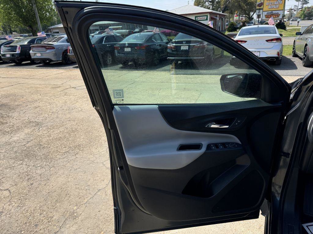 Used 2018 Chevrolet Equinox LS image 11