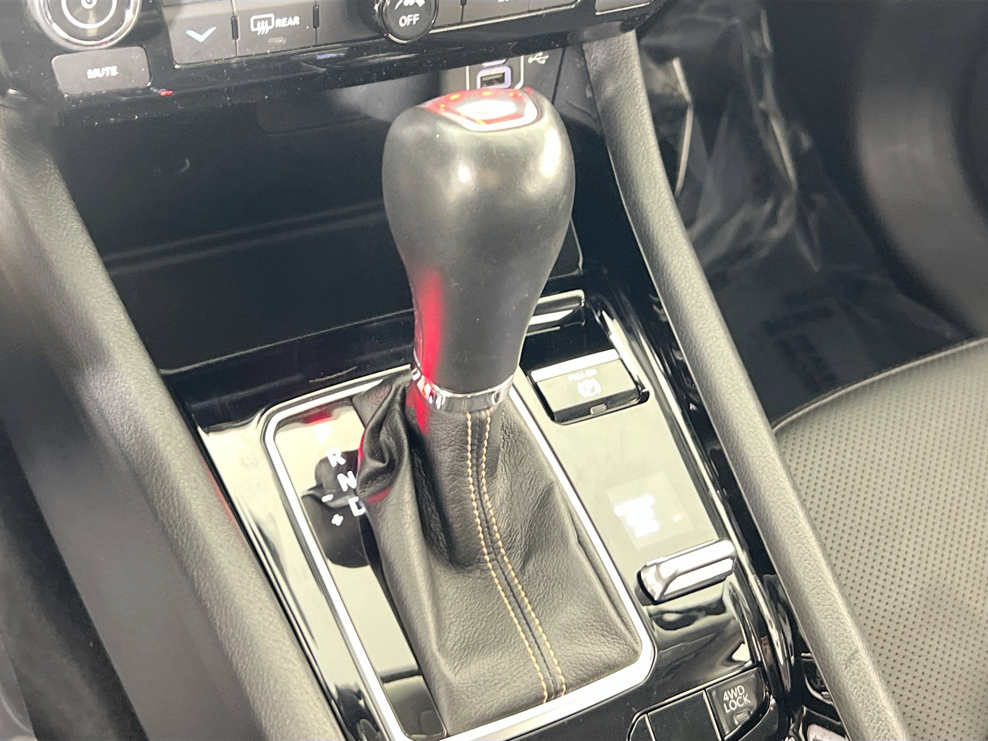 Used 2022 Jeep Compass Limited w/ Elite Group image 16