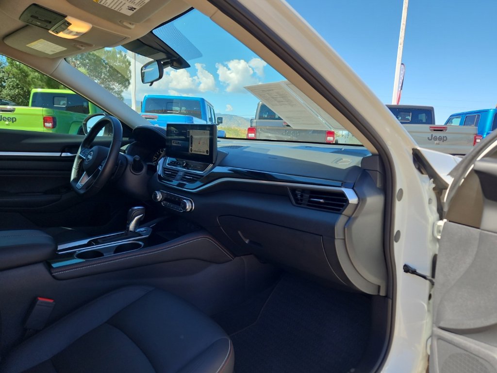 Used 2023 Nissan Altima 2.5 SR w/ SR Premium Package FWD image 22
