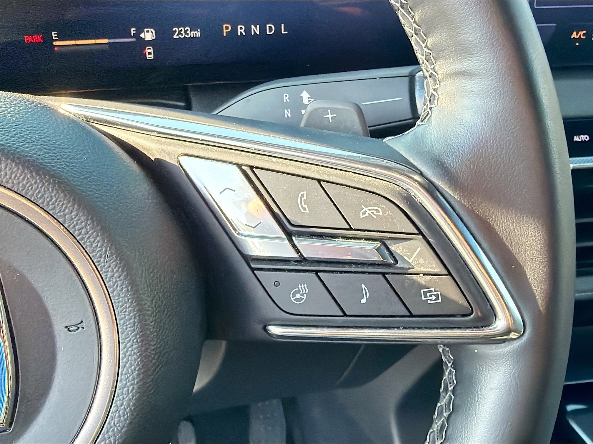 Used 2025 Buick Enclave Preferred image 37