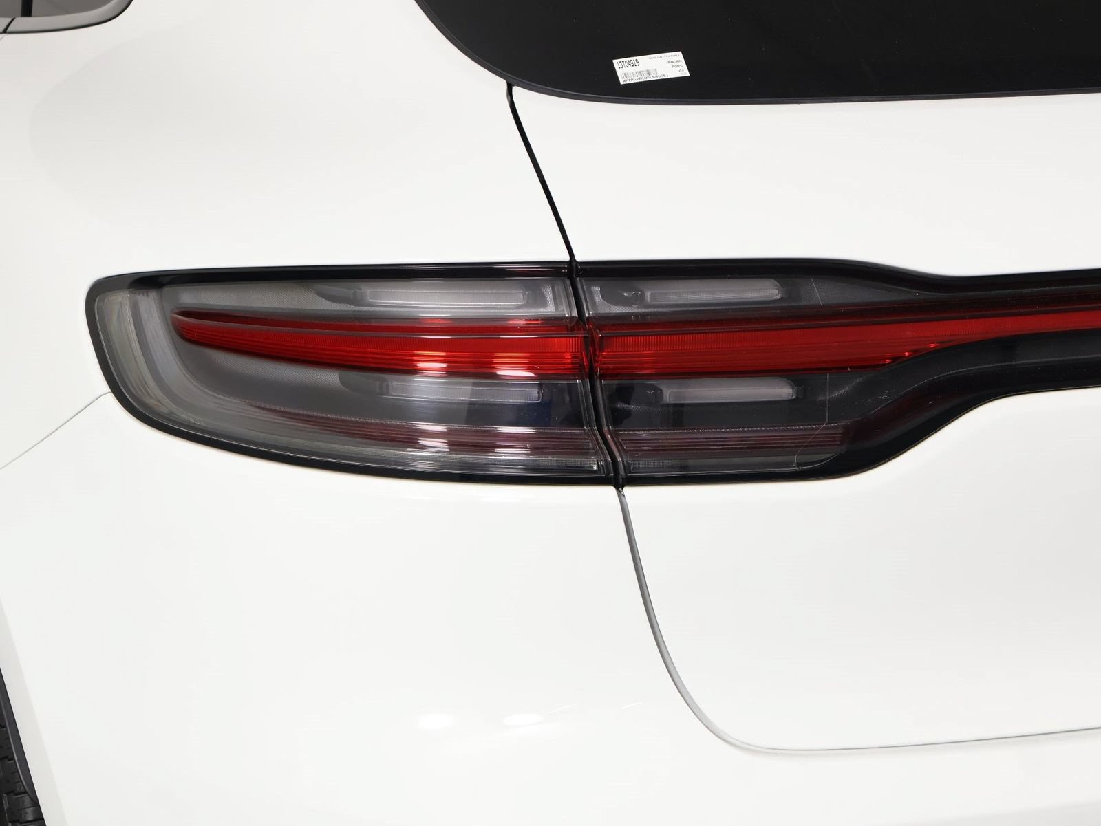 Certified 2023 Porsche Macan S AWD/4WD image 21