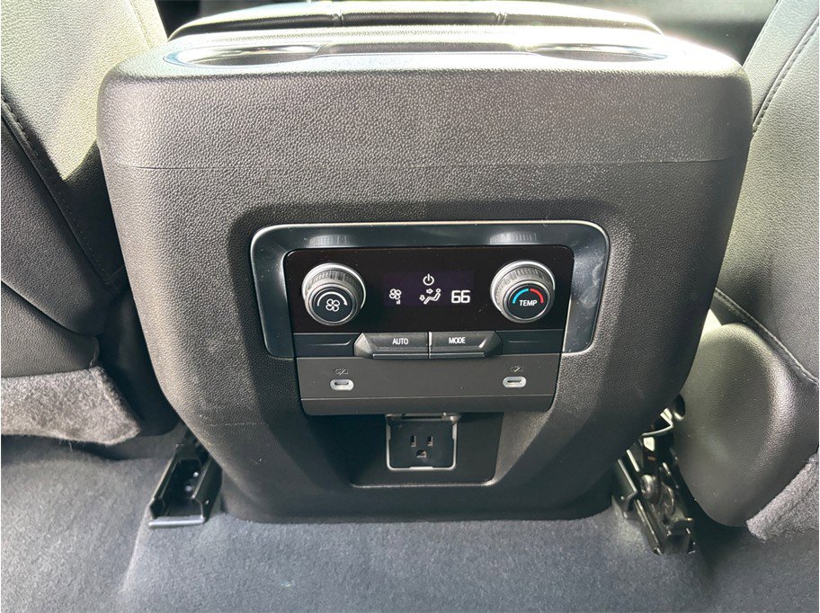 Used 2024 Chevrolet Tahoe Z71 image 39