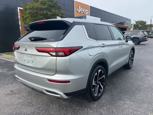 Used 2024 Mitsubishi Outlander SE Black Edition image 22