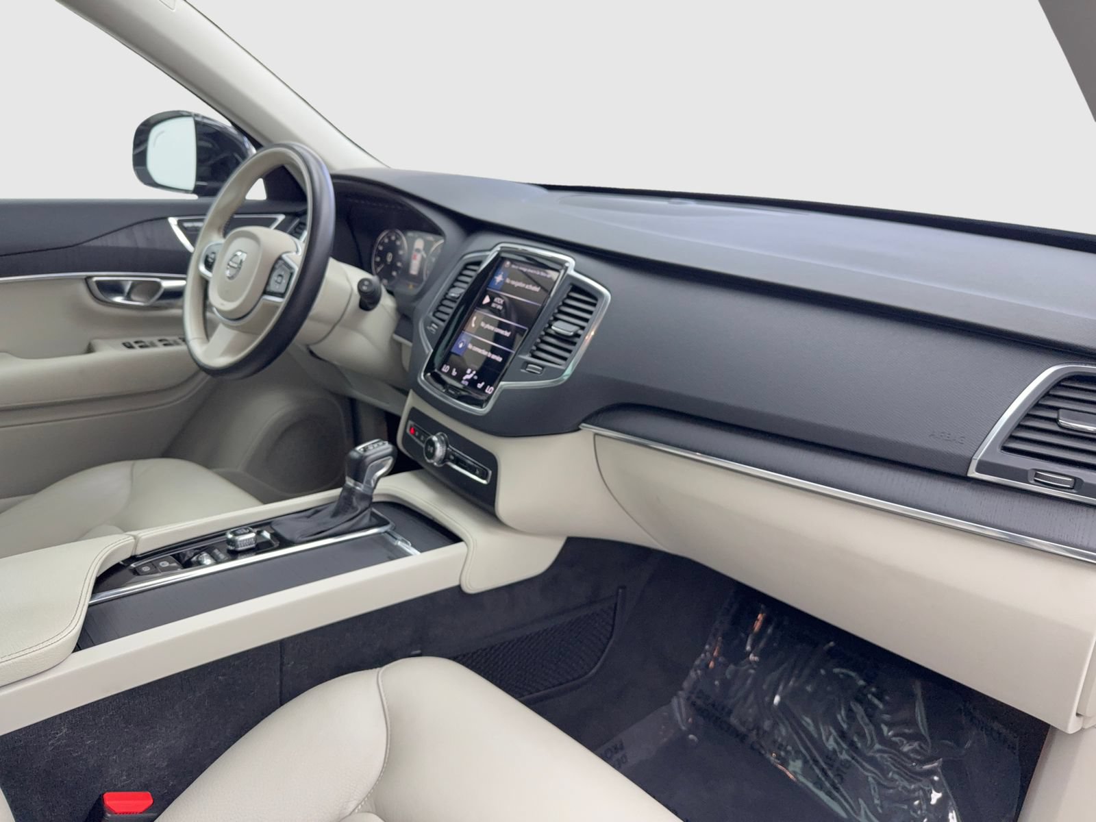 Used 2020 Volvo XC90 T5 Momentum w/ Protection Package Premier FWD image 43