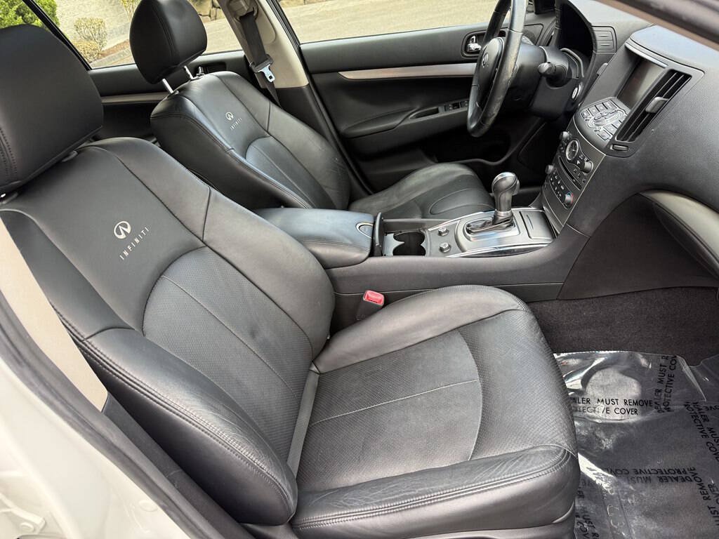 Used 2011 INFINITI G37 Journey w/ Premium Pkg RWD image 18