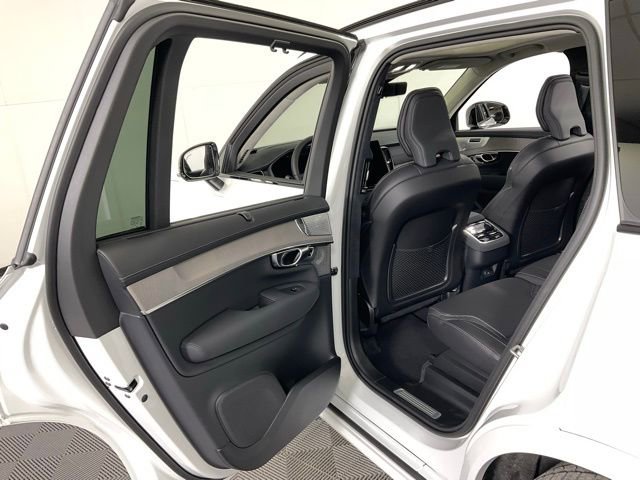 New 2026 Volvo XC90 B6 Ultra w/ Lounge Package image 32