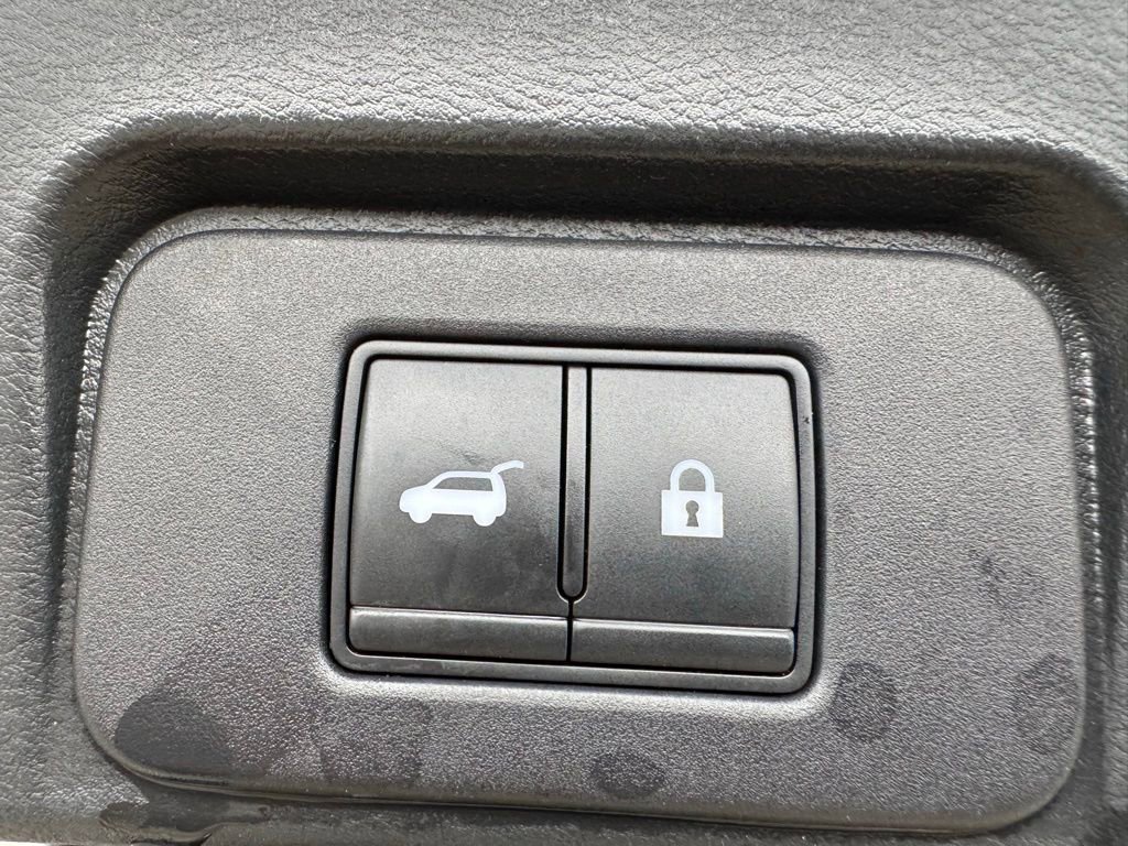 Used 2021 Nissan Rogue SL w/ Premium Package image 38