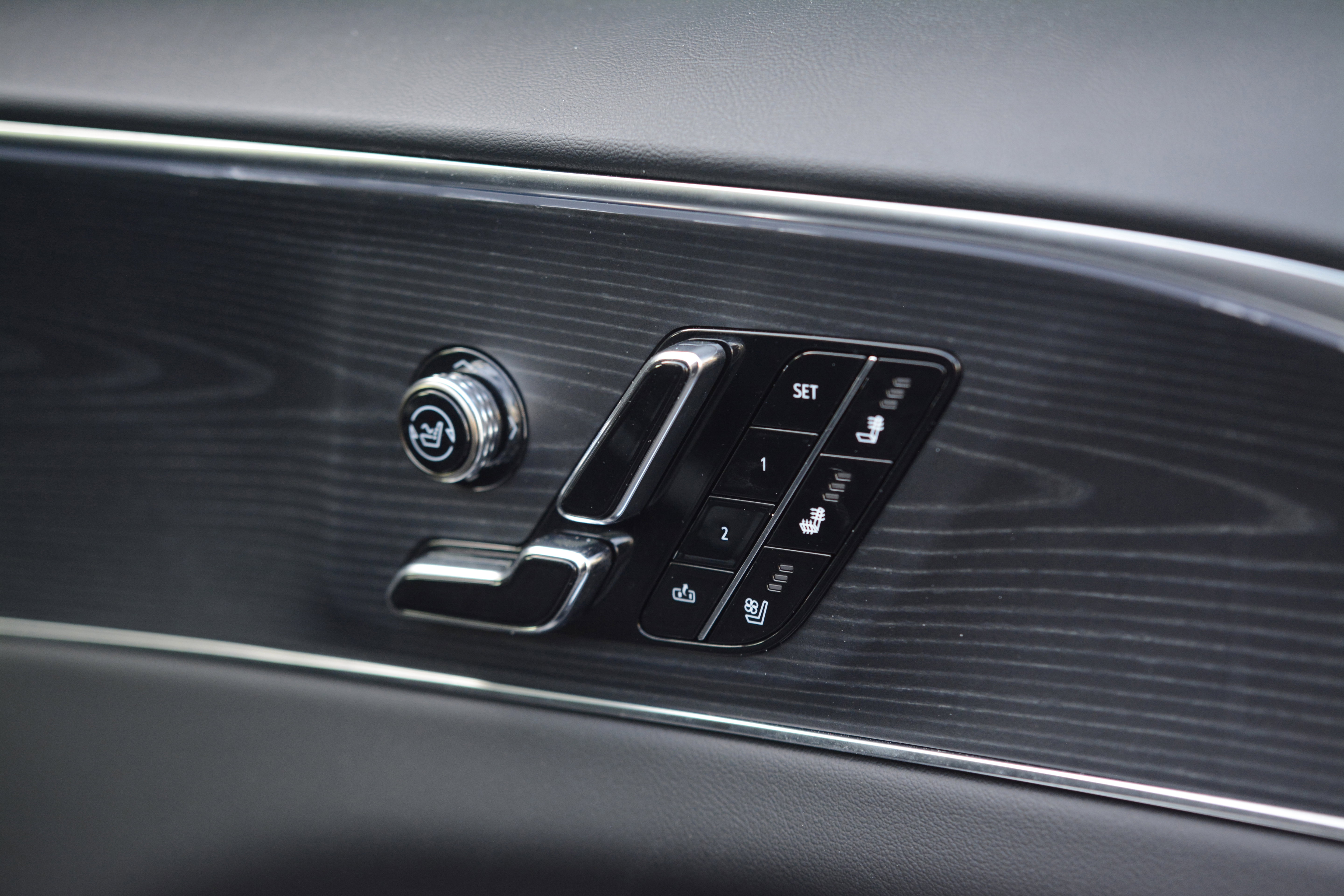 Used 2025 Cadillac Lyriq Sport w/ LPO, Floor Liner Package image 25