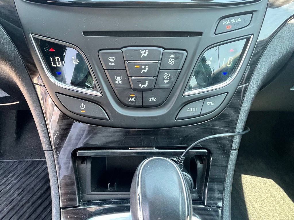 Used 2017 Buick Regal Sport Touring FWD image 8