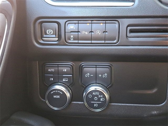 Used 2024 GMC Yukon SLT image 23