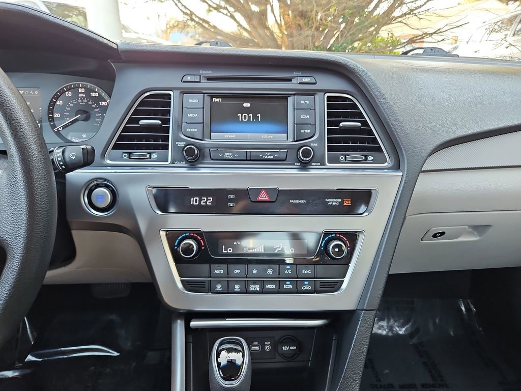 Used 2016 Hyundai Sonata SE image 16