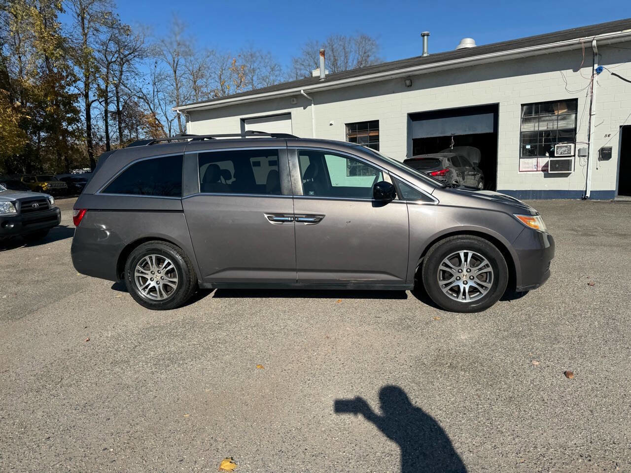Used 2011 Honda Odyssey EX image 8