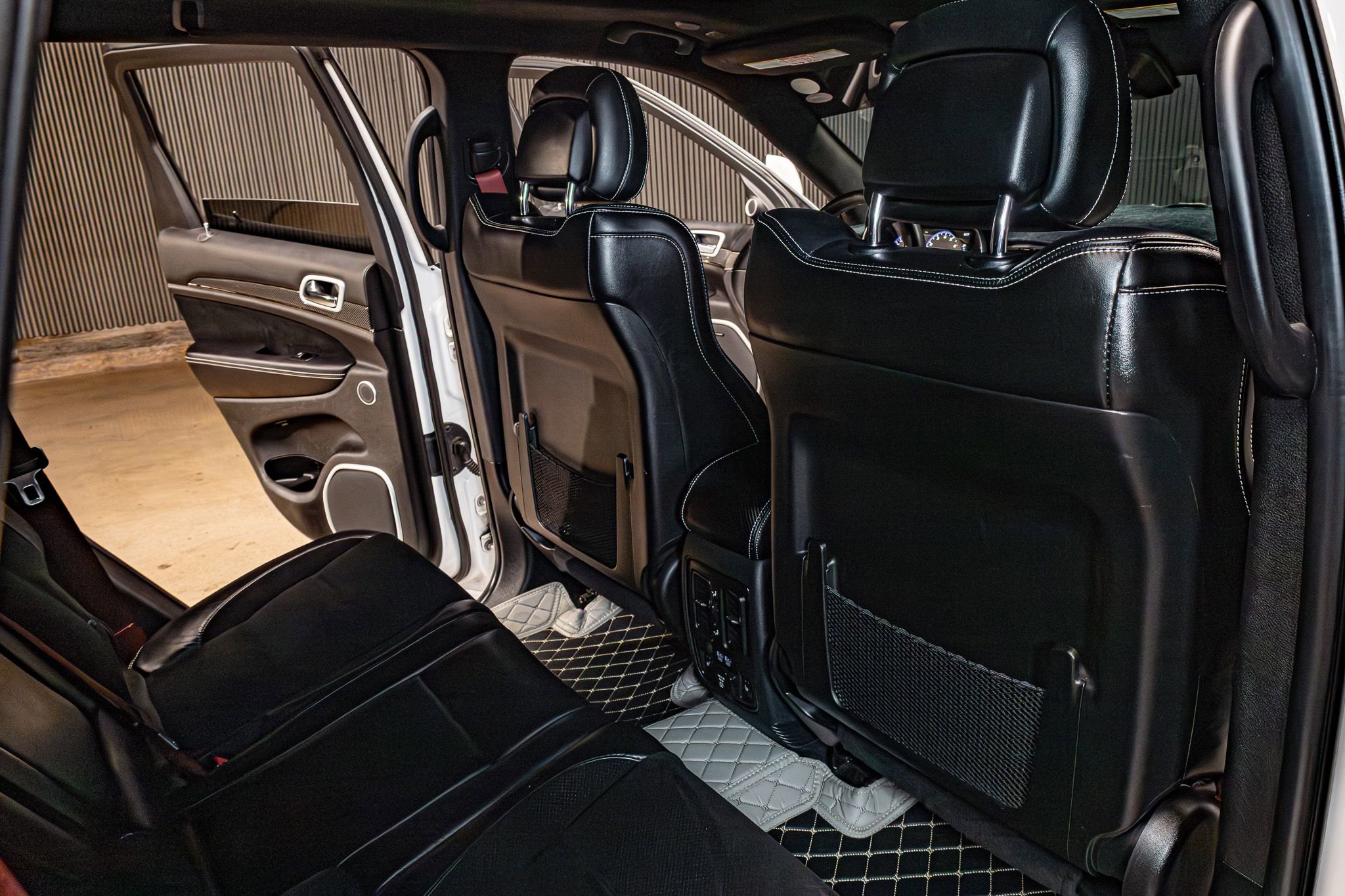 Used 2018 Jeep Grand Cherokee Trackhawk w/ Trailer Tow Group IV image 23