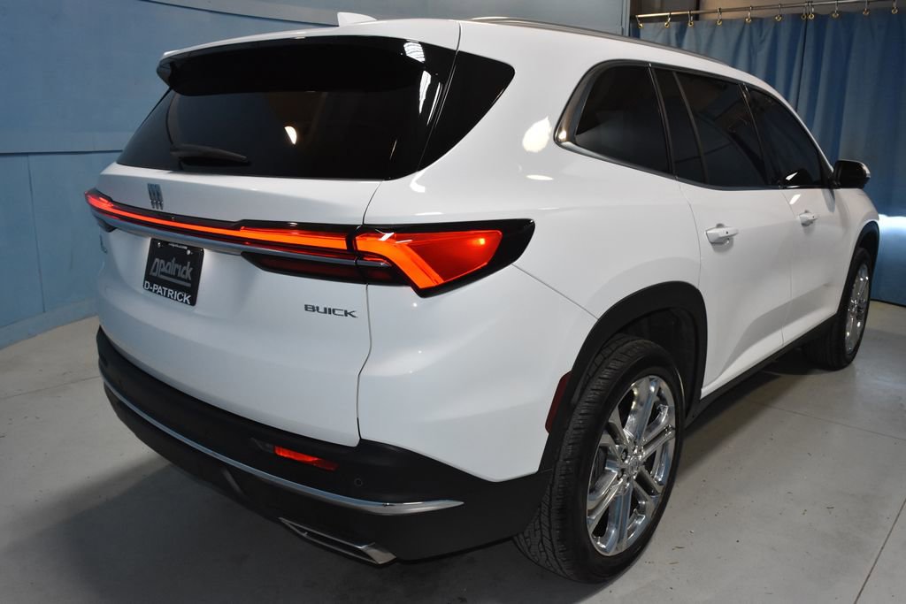 Used 2025 Buick Enclave Preferred w/ Power Package image 32