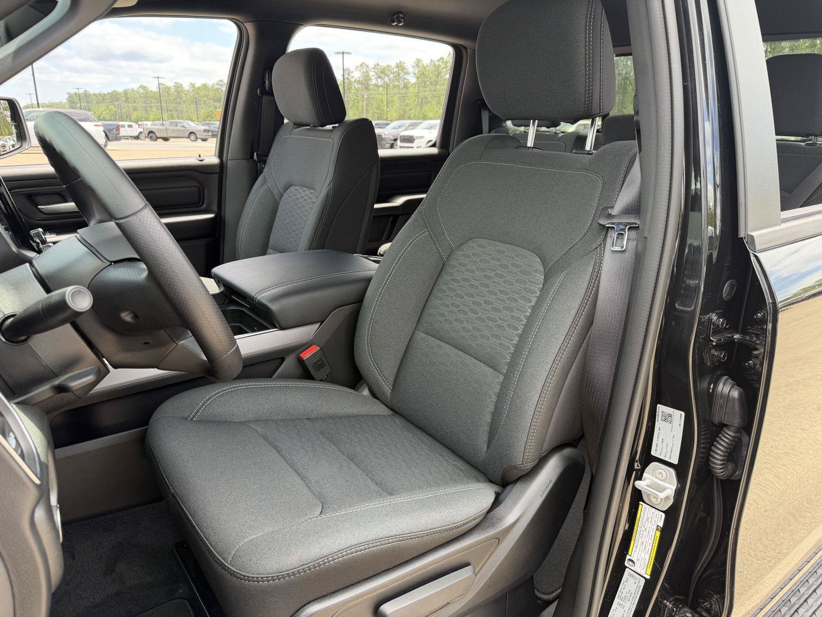 New 2026 RAM 1500 Express AWD/4WD image 17