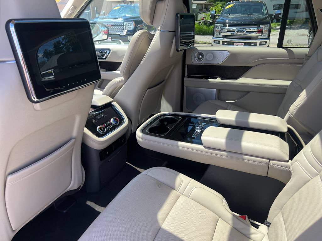 Used 2020 Lincoln Navigator Reserve w/ Luxury Package AWD/4WD image 23