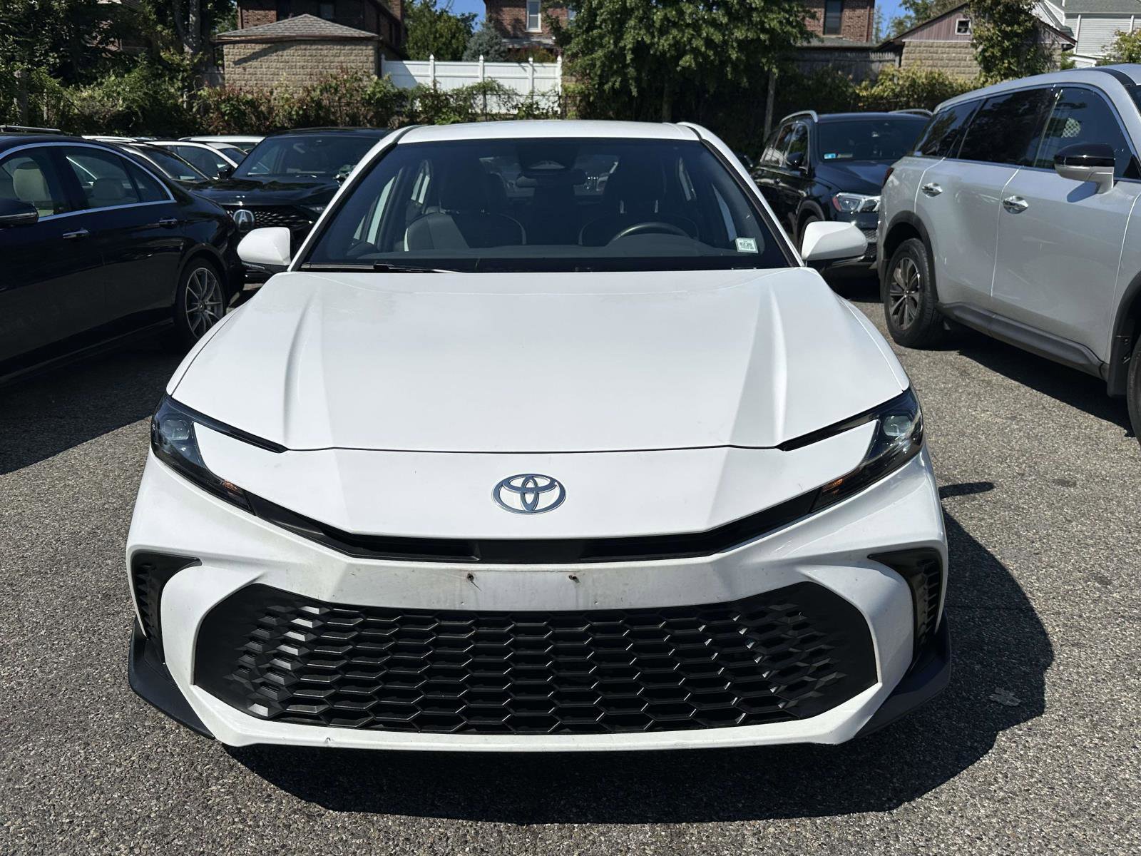 Used 2025 Toyota Camry SE image 7