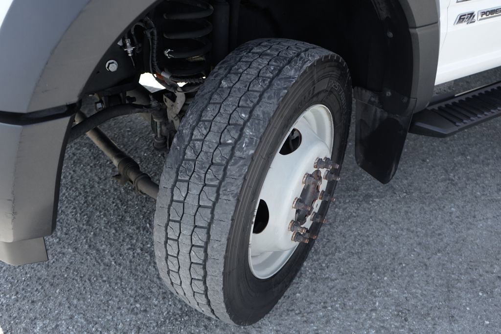 Used 2017 Ford F550 2WD Regular Cab Super Duty image 36