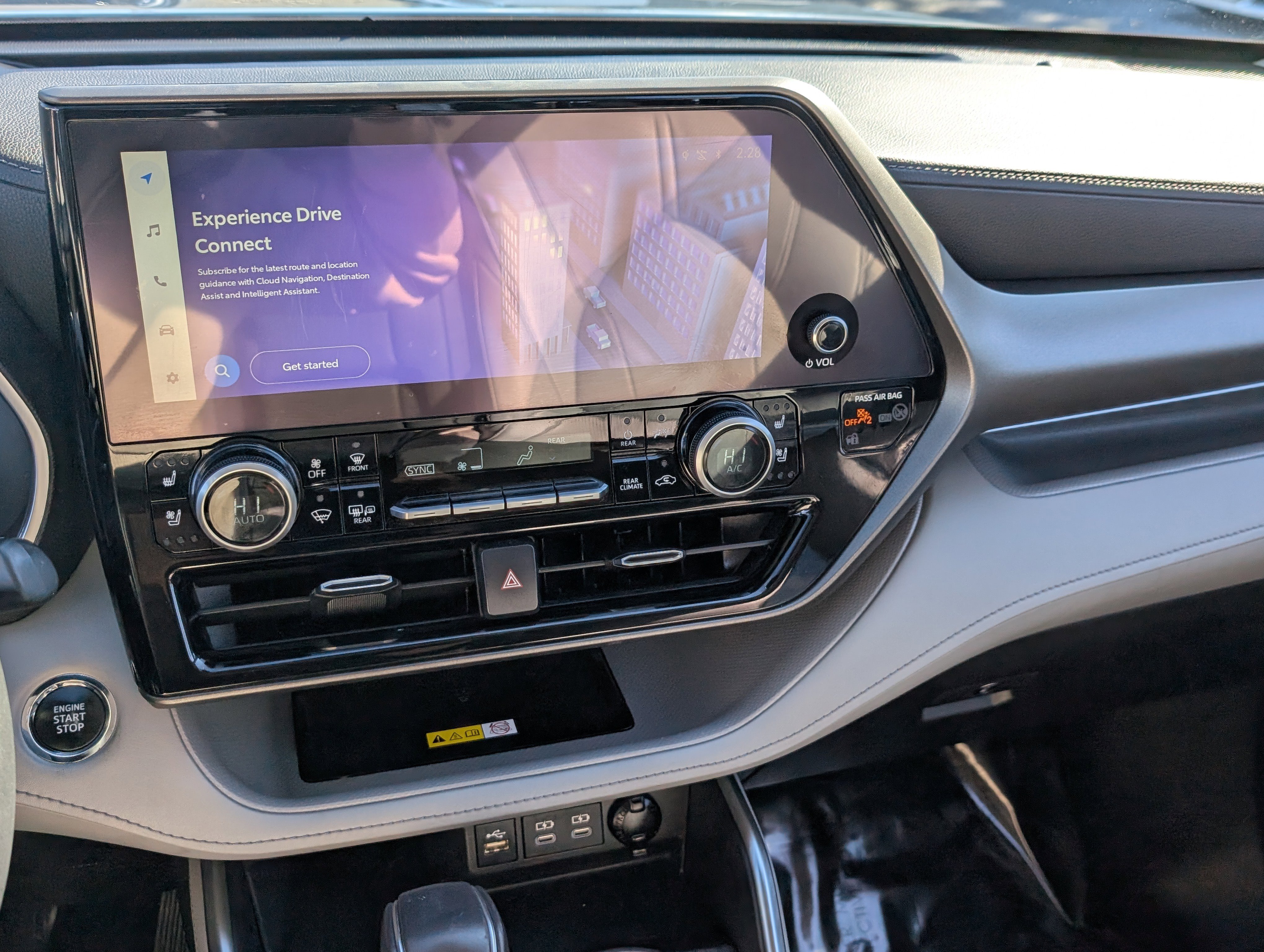 Used 2023 Toyota Highlander Limited image 32