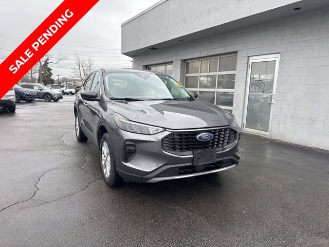 Used 2023 Ford Escape Active AWD/4WD image 1
