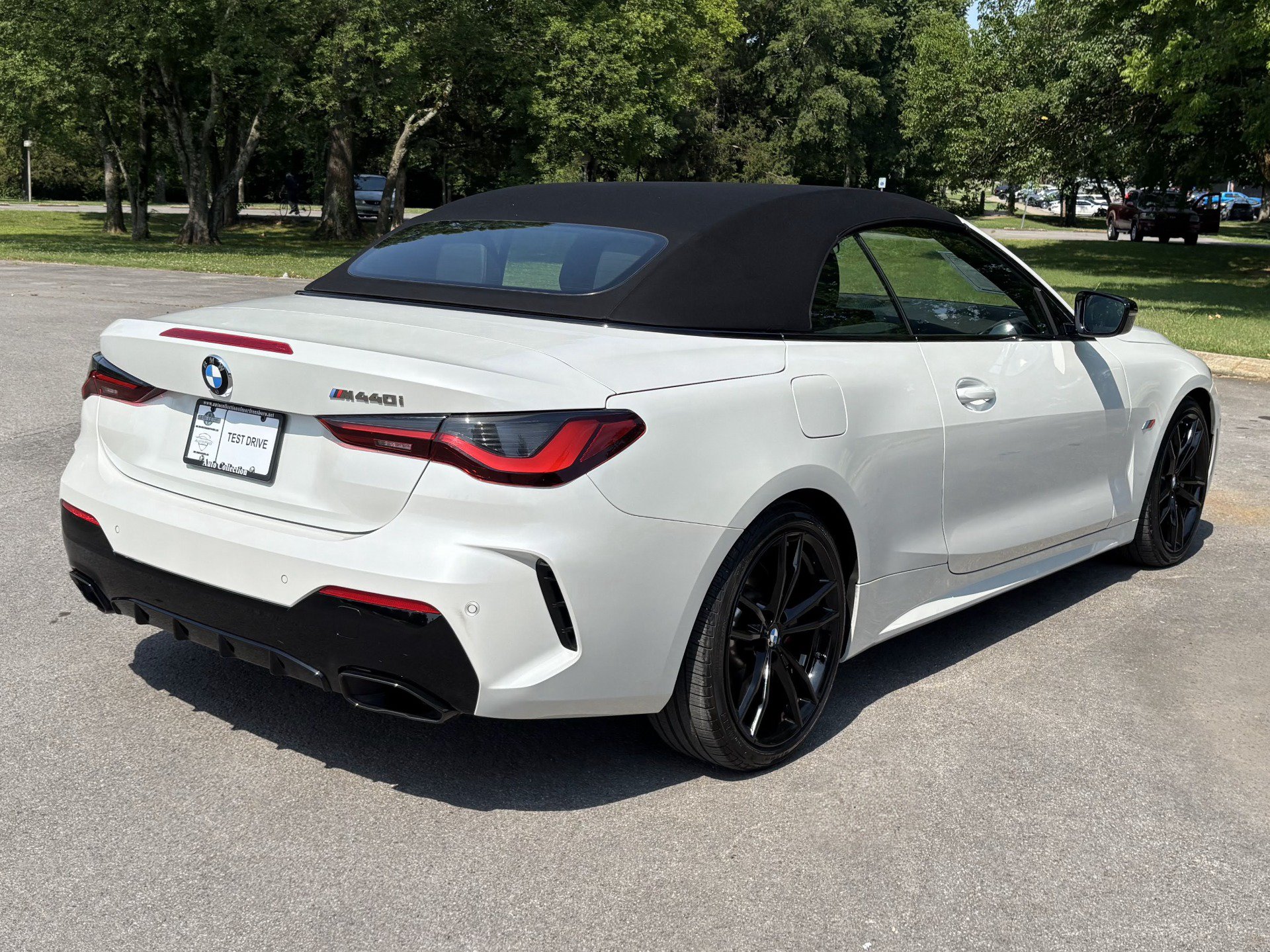 Used 2022 BMW M440i Convertible RWD image 10