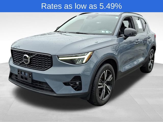 Certified 2023 Volvo XC40 B5 Plus w/ Climate Package image 4