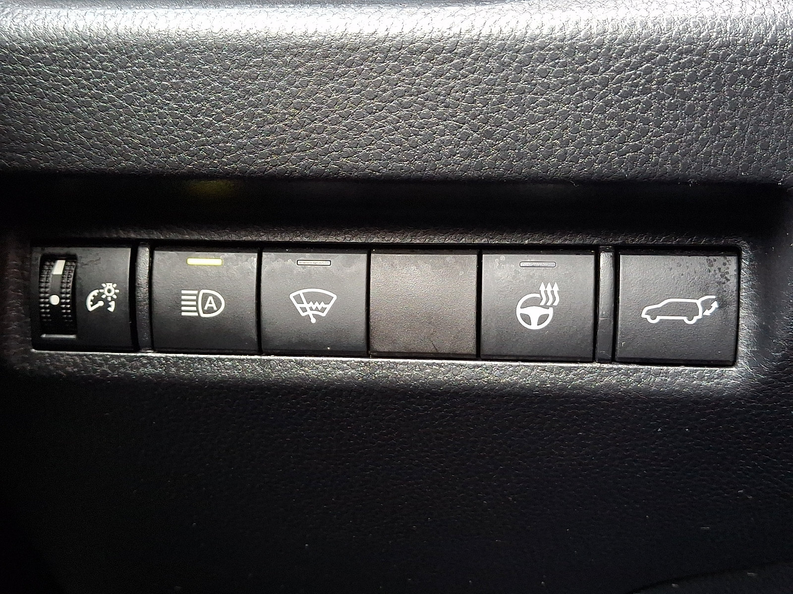 Used 2022 Toyota RAV4 XSE w/ XSE Grade Weather Package AWD/4WD image 26