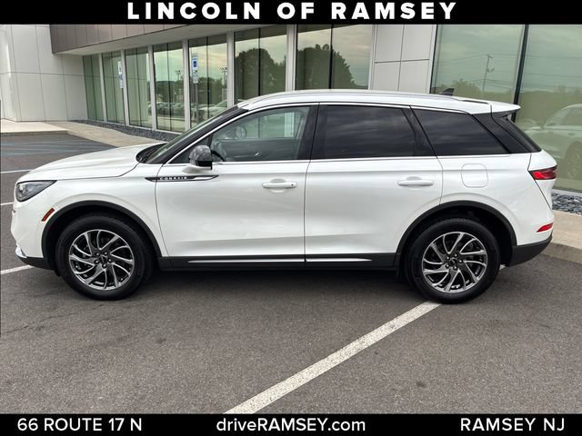 Used 2022 Lincoln Corsair AWD w/ Equipment Group 101A image 2