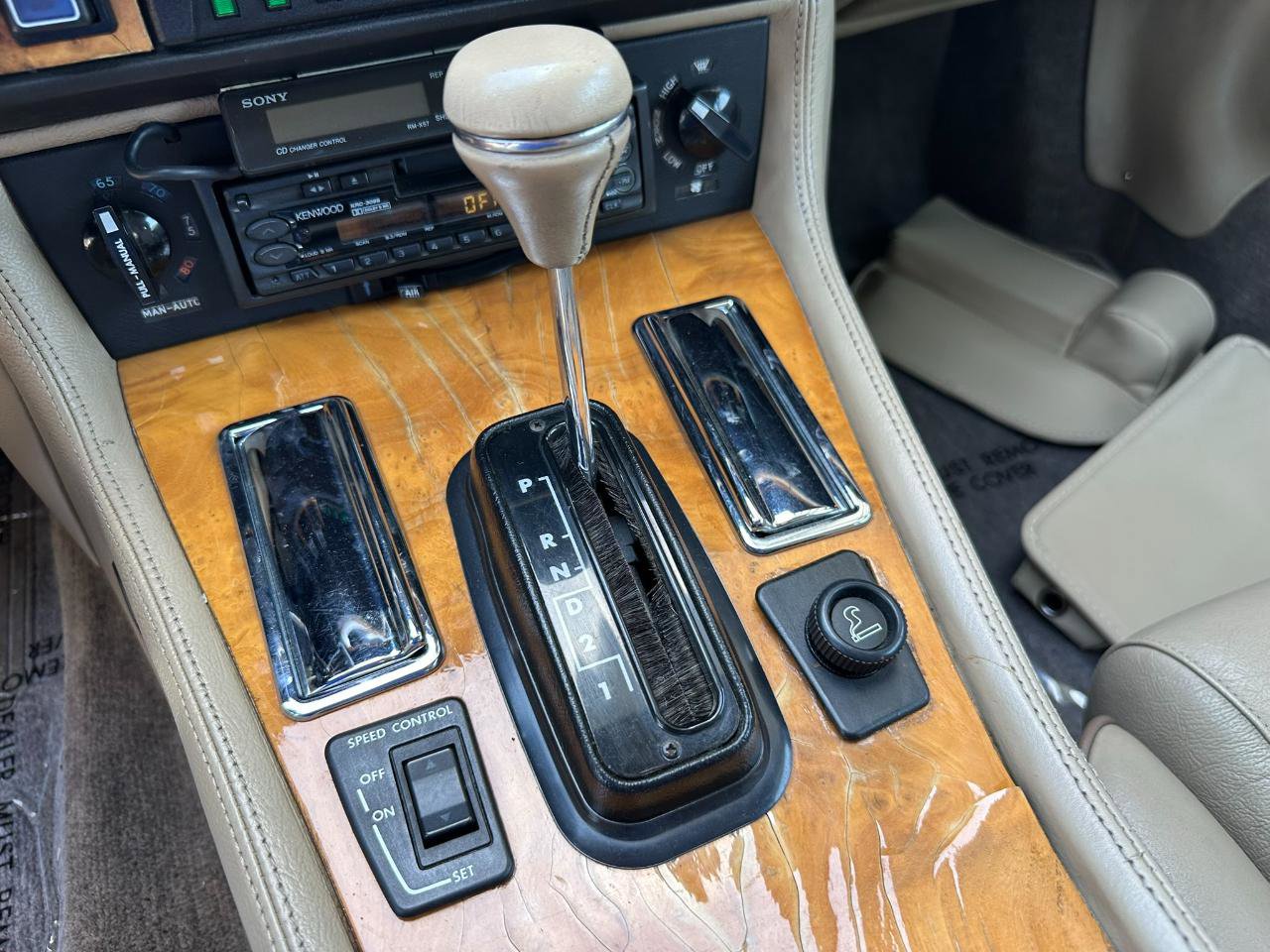 Used 1990 Jaguar XJS V12 Convertible RWD image 40