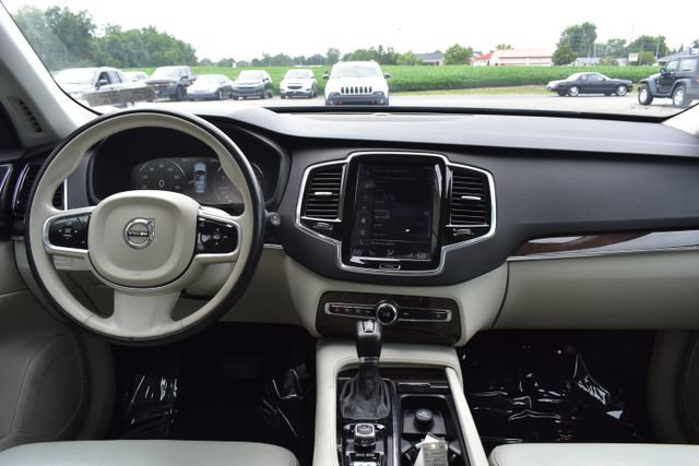 Used 2017 Volvo XC90 T6 Momentum w/ Convenience Package AWD/4WD image 37
