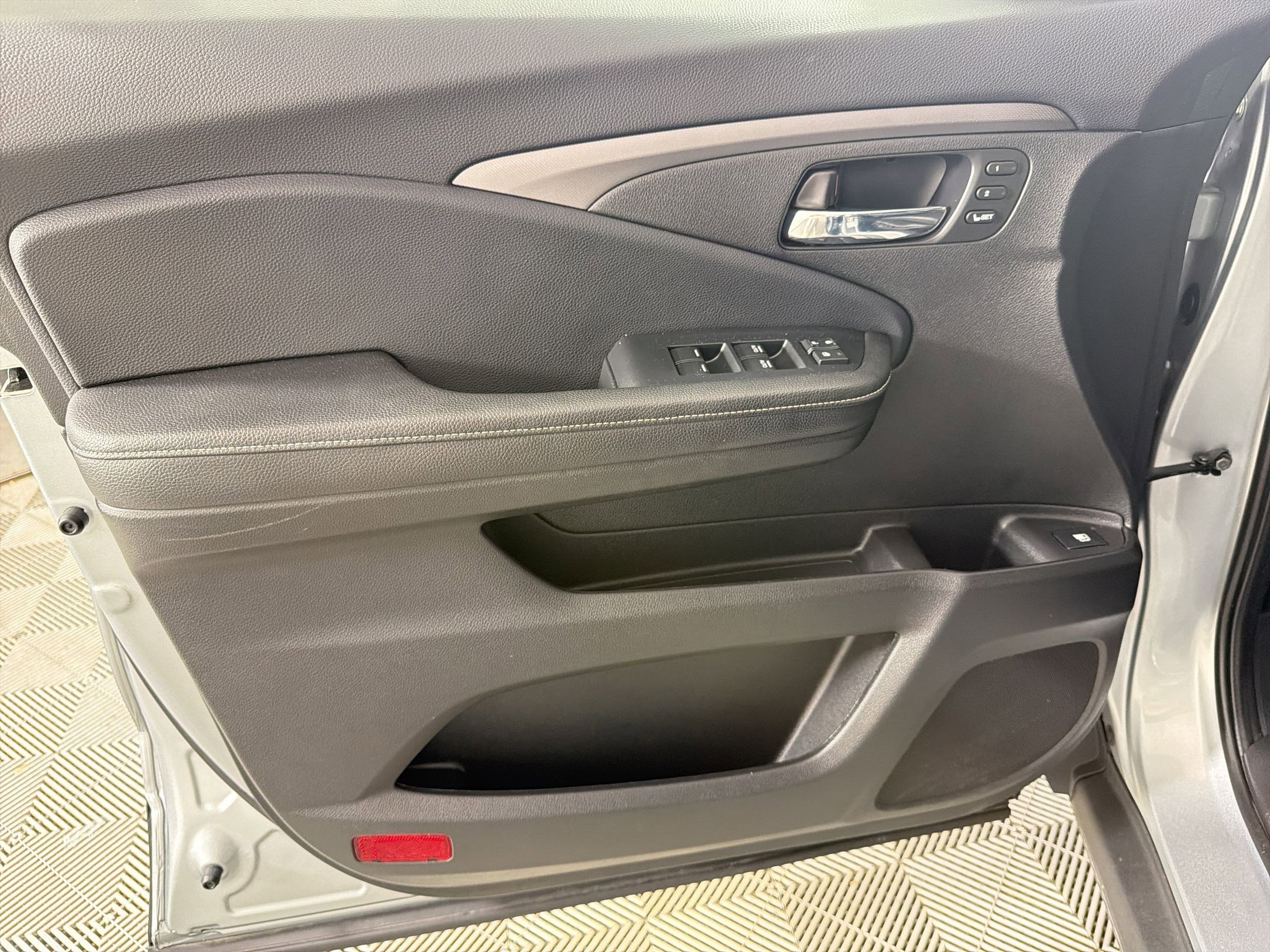 Certified 2025 Honda Ridgeline RTL image 13