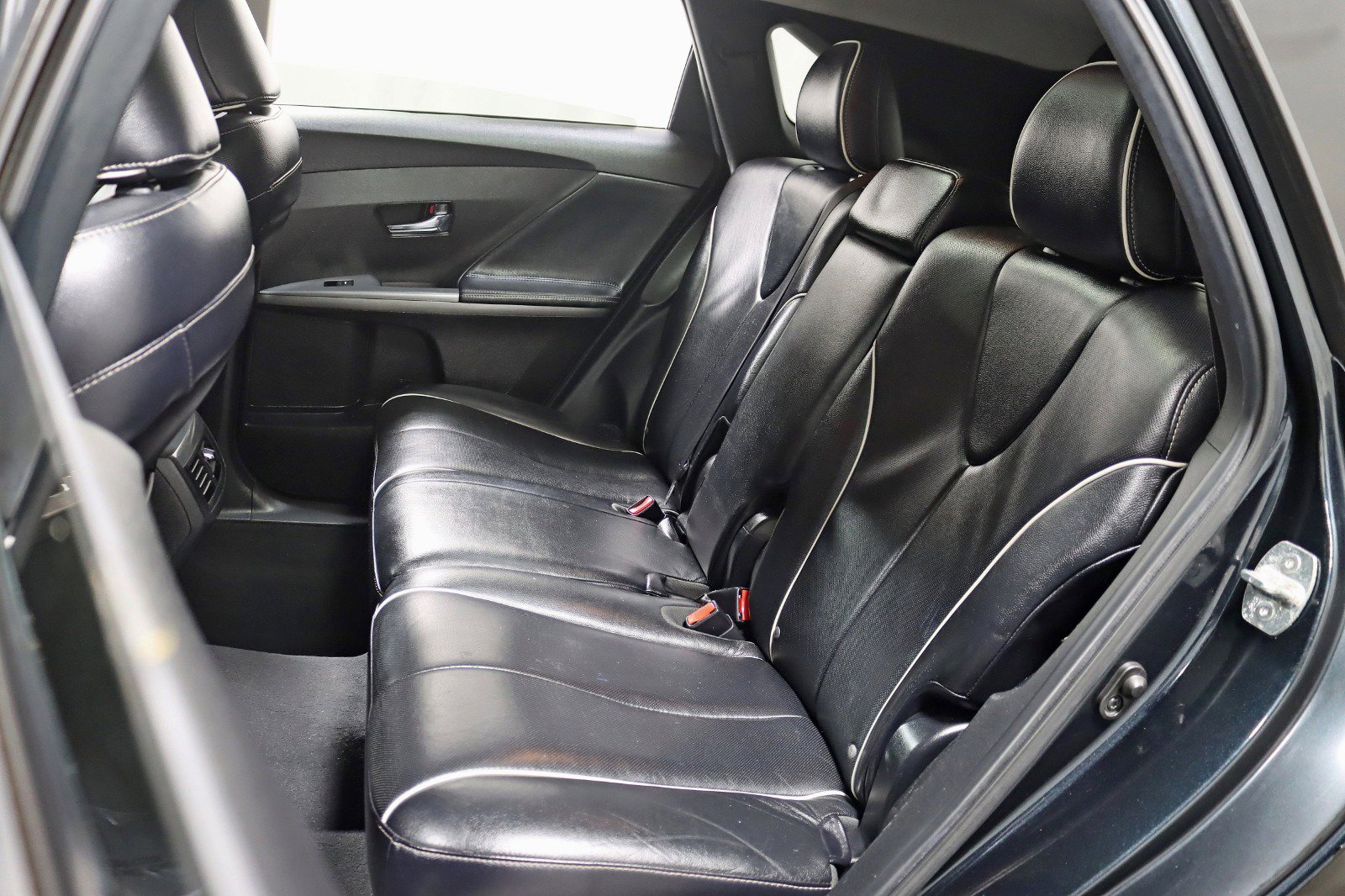 Used 2013 Toyota Venza XLE image 24