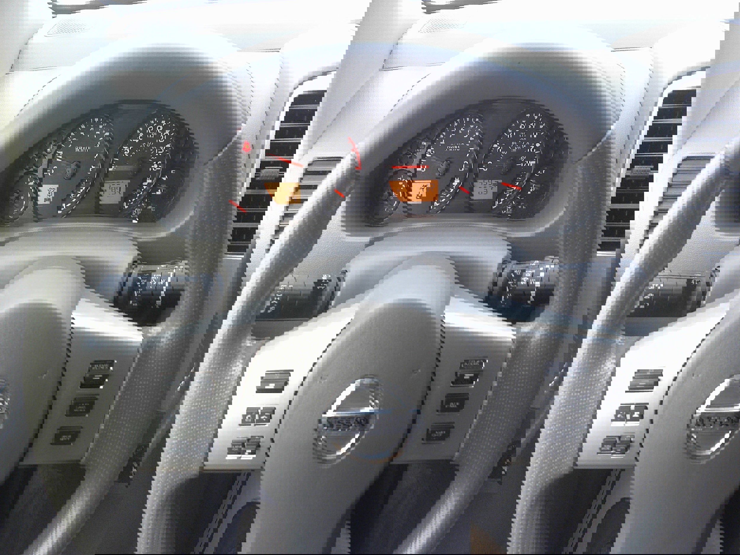 Used 2018 Nissan Frontier SV image 11