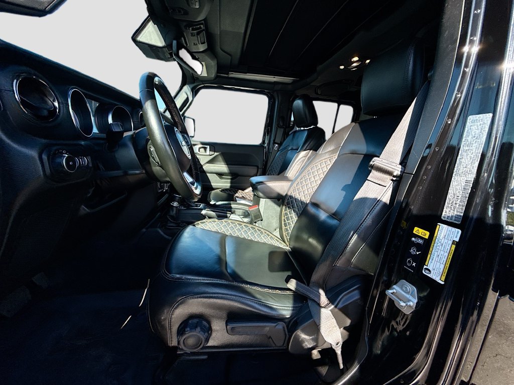 Used 2022 Jeep Wrangler Unlimited Sahara AWD/4WD image 23
