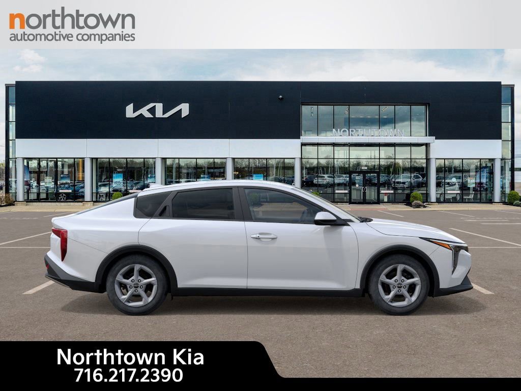 New 2025 Kia K4 LXS image 8