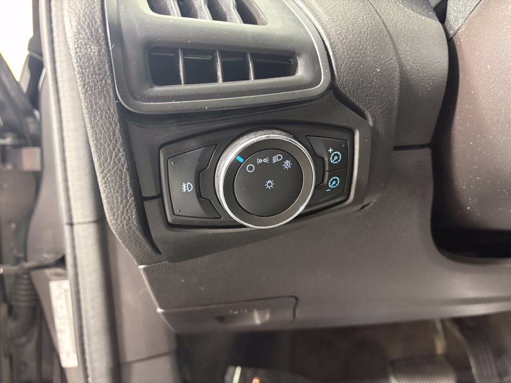 Used 2012 Ford Focus SE FWD image 13