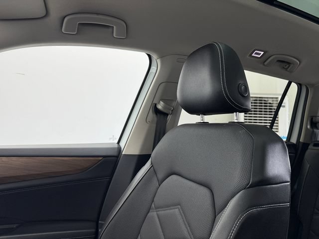 Used 2024 Volkswagen Atlas SE w/ Panoramic Sunroof Package FWD image 39