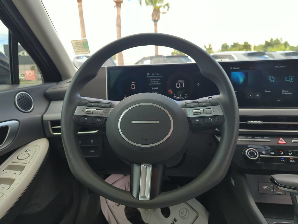 Used 2025 Hyundai Sonata SE FWD image 23