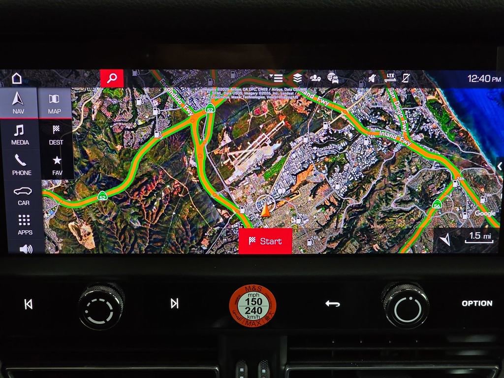 Certified 2025 Porsche Macan image 18