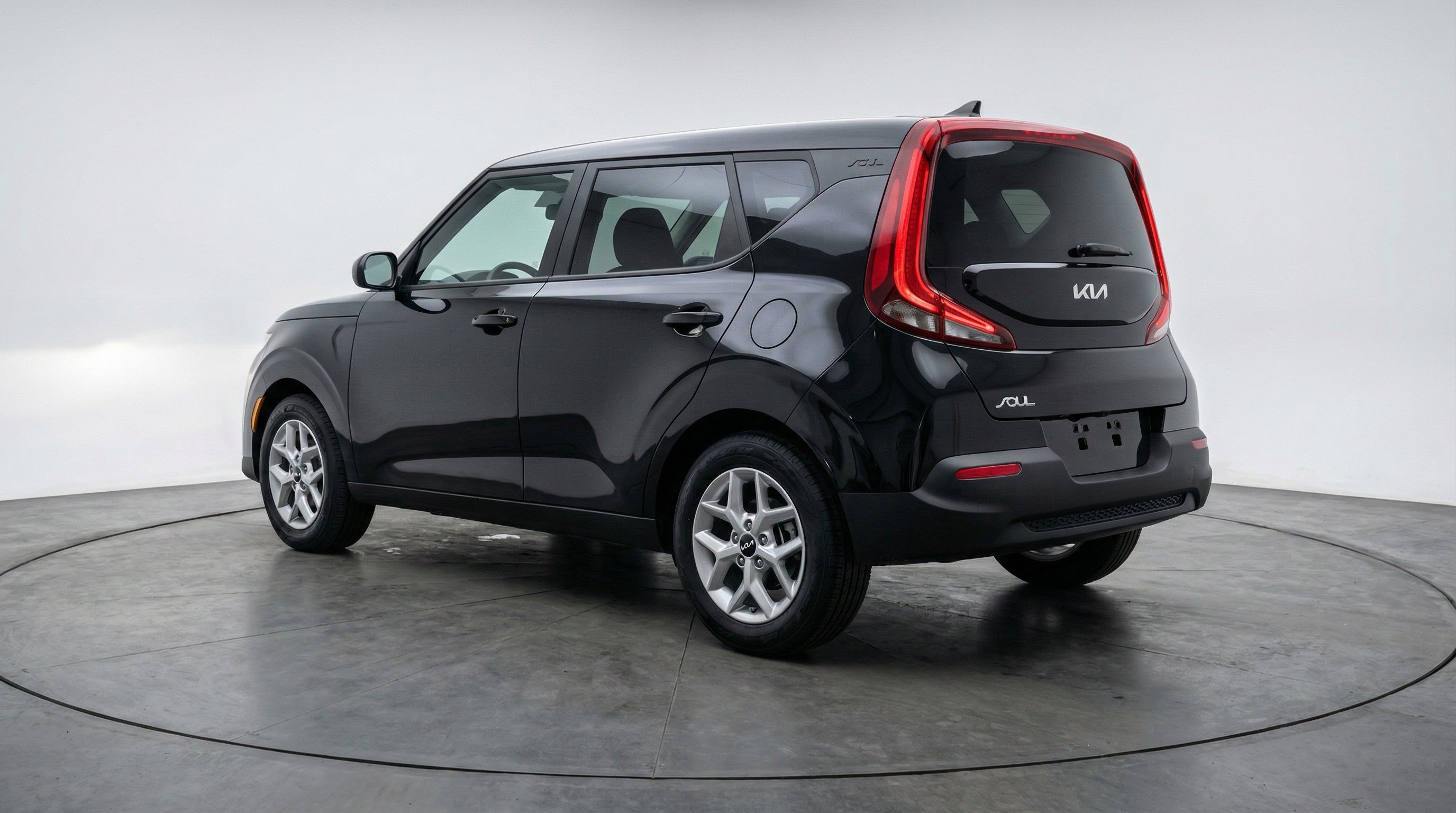 Used 2025 Kia Soul LX w/ LX Technology Package FWD image 6
