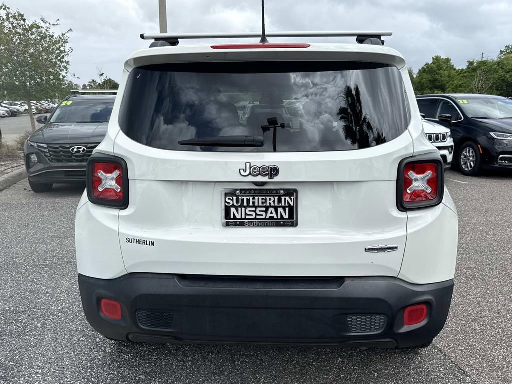 Used 2015 Jeep Renegade Latitude image 5