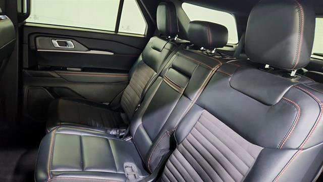 Used 2025 Ford Explorer ST-Line w/ ST-Line Street Pack image 22