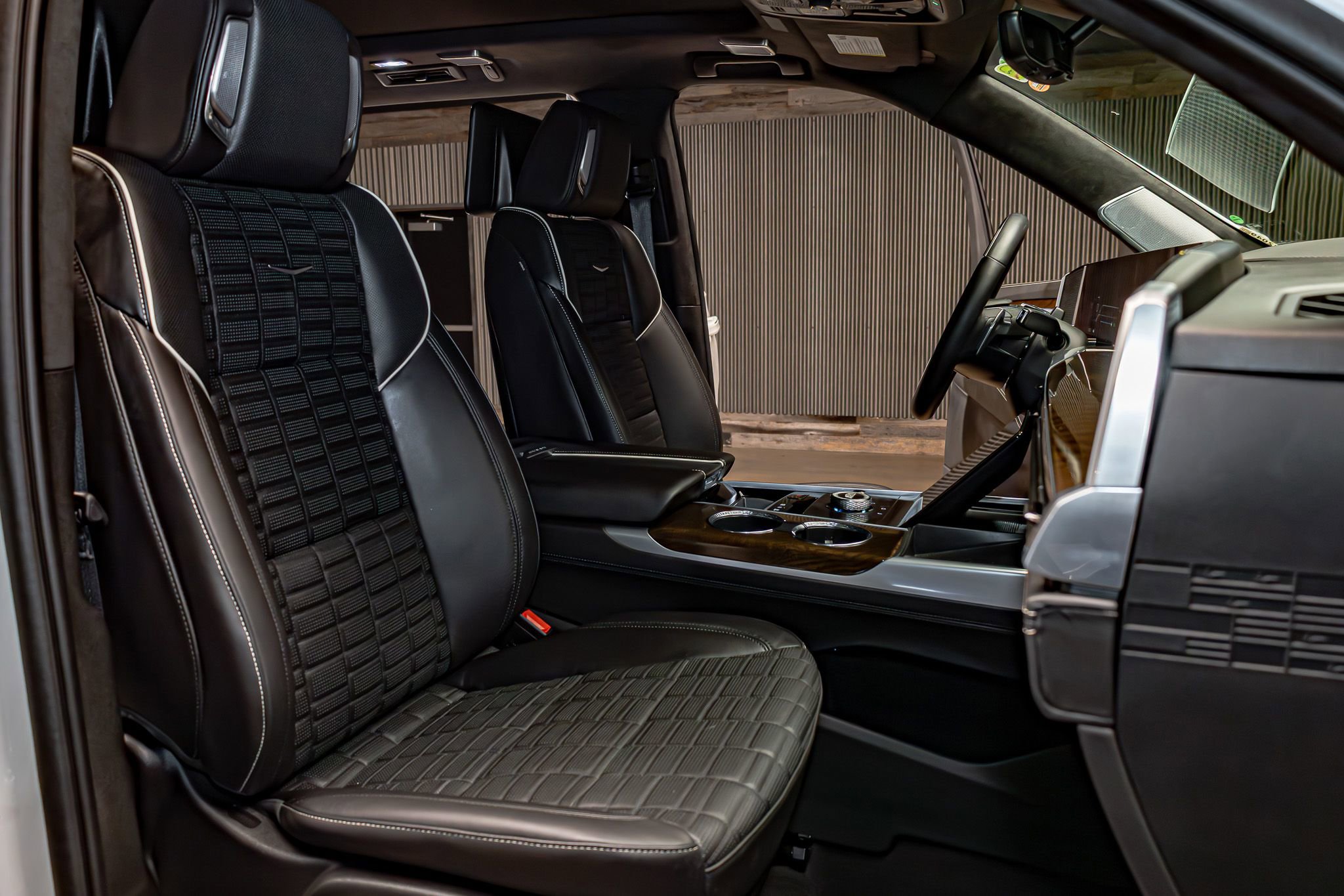 Used 2025 Cadillac Escalade Sport Platinum AWD/4WD image 28