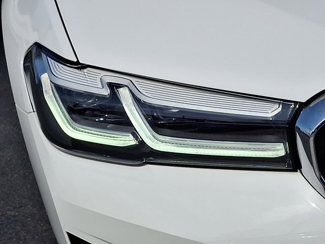 Used 2023 BMW 530i xDrive w/ Convenience Package image 9