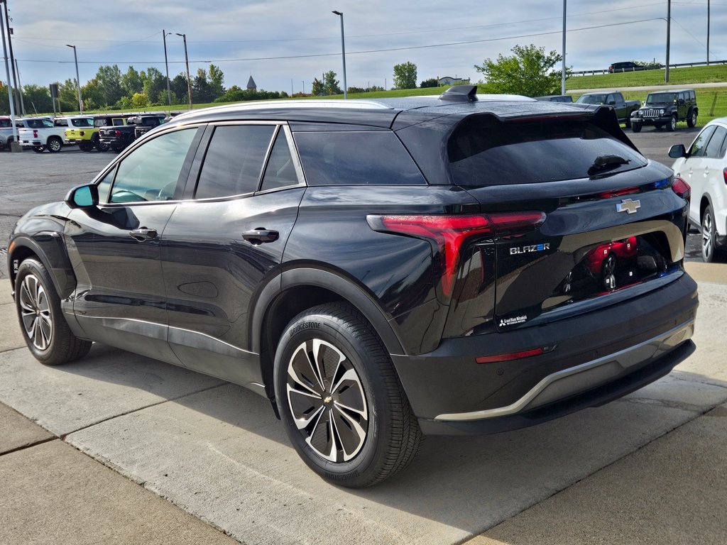 Used 2024 Chevrolet Blazer EV LT AWD/4WD image 58